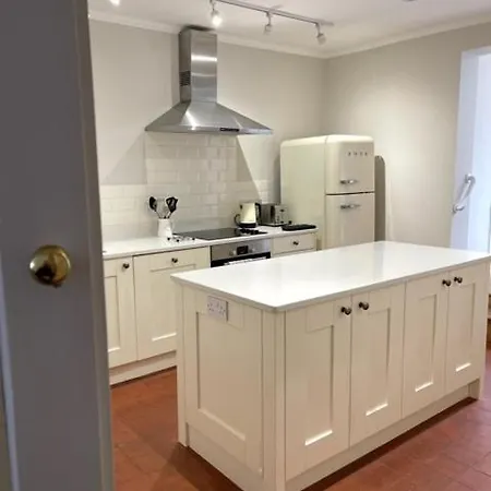 The Old Carriage House Tatil Evi